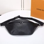 LV Discovery Bumbag - Image 5