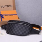LV Campus Bumbag - Image 4