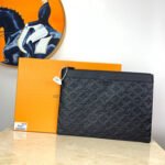 LV Discovery Pochette - Image 6