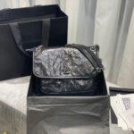 SAINT LAURENT NIKI MEDIUM IN CRINKLED VINTAGE LEATHER - Image 2