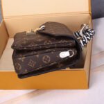 LV Pochette Metis Handbag - Image 3