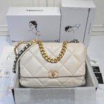 CHANEL 19 MAXI HANDBAG - Image 5