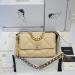 CHANEL 19 HANDBAG - Image 5
