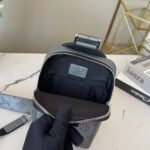 OUTDOOR SLINGBAG - Image 3