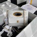 CHANEL Clutch - Image 4