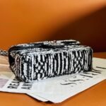 CHANEL SMALL FLAP BAG - Image 2