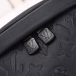 LV Discovery Bumbag - Image 3