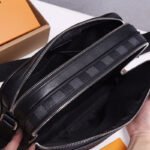 LV Trocadero Messenger Bag - Image 3