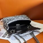 CHANEL SMALL FLAP BAG - Image 3