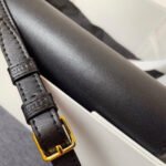 CELINE TRIOMPHE SHOULDER BAG - Image 2