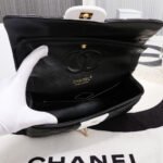 CHANEL CLASSIC HANDBAG - Image 4