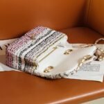 CHANEL SMALL FLAP BAG - Image 5